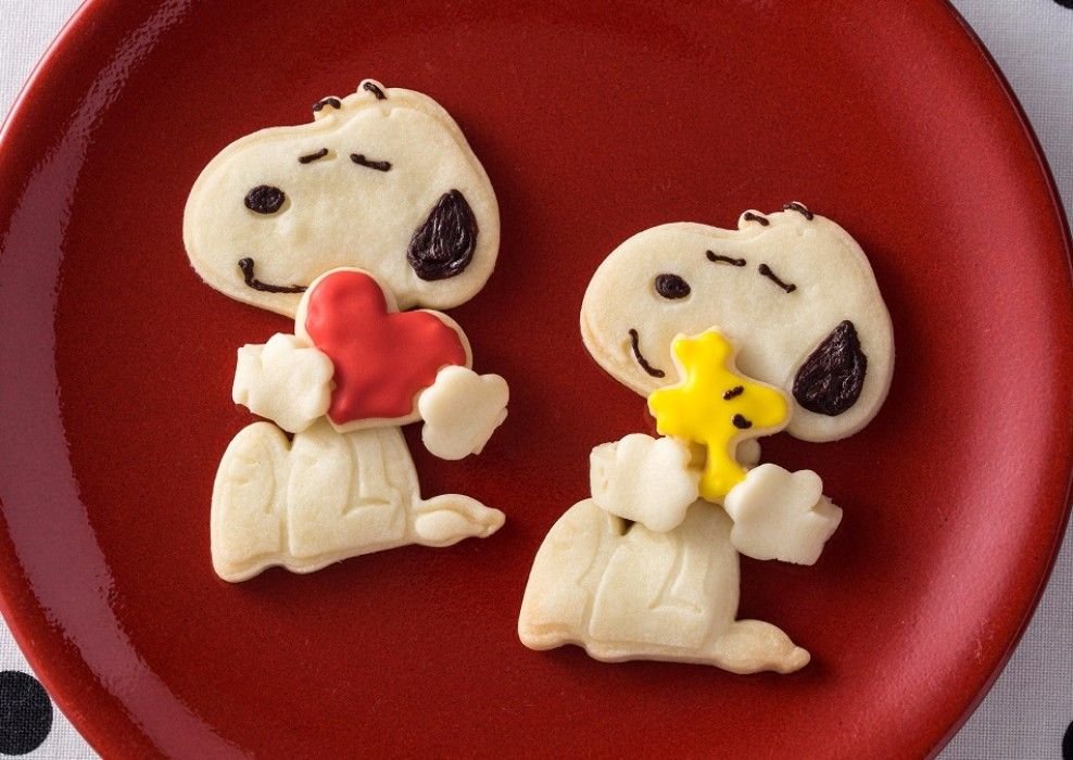 SNOOPYのハグクッキーで、年末年始に大切な人と思いを分かち合お