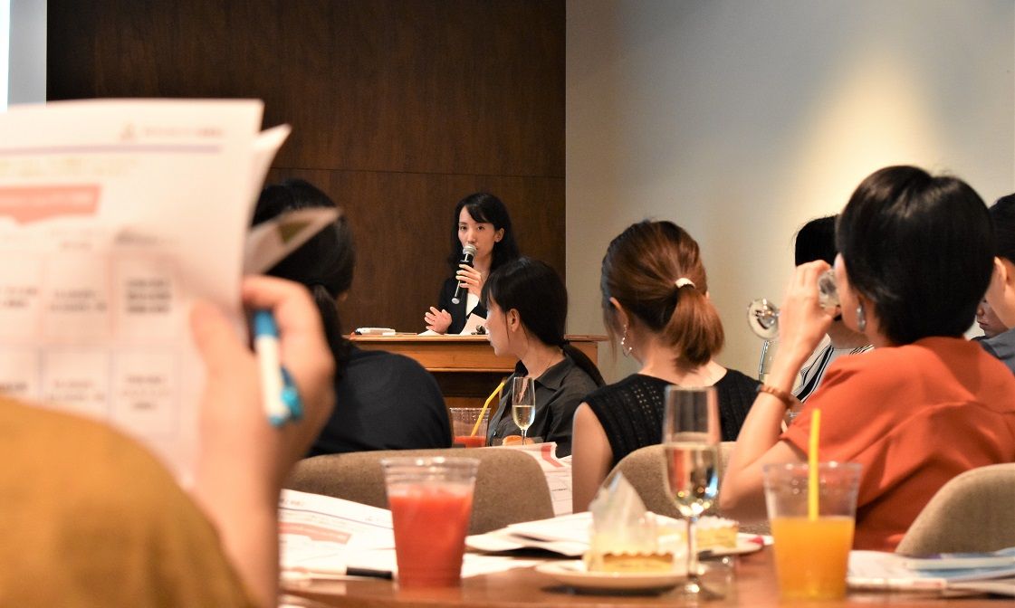スイーツ片手に資産運用を学ぶ　「J-REIT女子会」を開催！