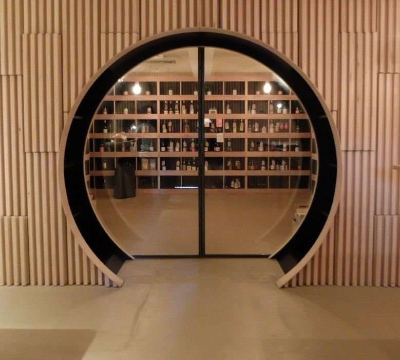 《幡ヶ谷》午後３時から飲める、ワイン専門店・角打ち「wineshop flow」が人気！