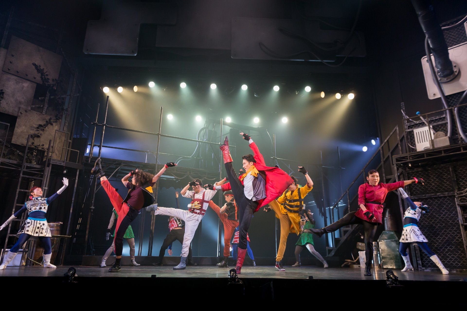 新大久保》ダンスグループ梅棒の新作公演「GLOVER」絶賛上演中