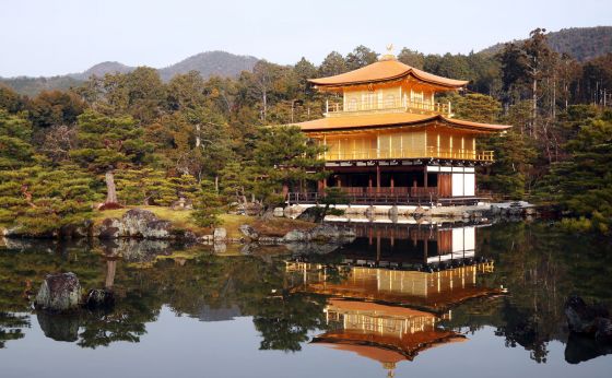 《京都》世界遺産・金閣寺が18年ぶりに輝き復活　屋根の葺き替え工事完了で