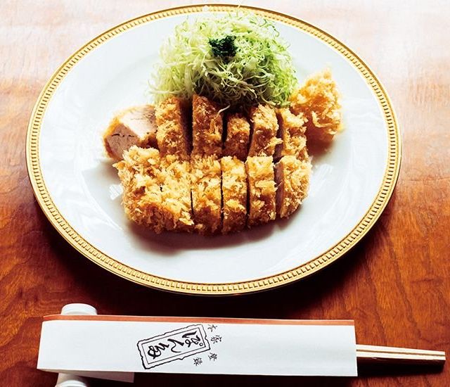お腹をすかせて、とんかつの名店へ