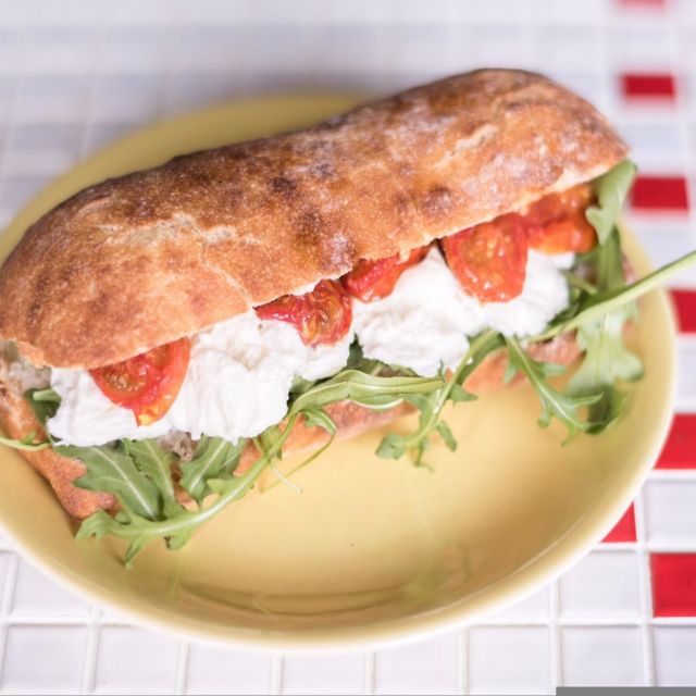 《明治神宮前》パリ発モッツァレラ サンドイッチショップ「Mmmozza」が日本初上陸！