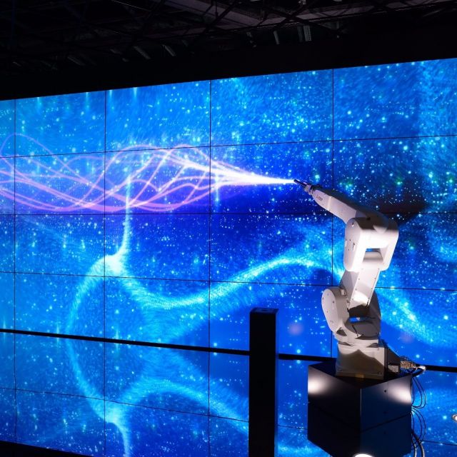 《銀座》「ものづくりロボット」とアートが生み出す新たな美しき世界