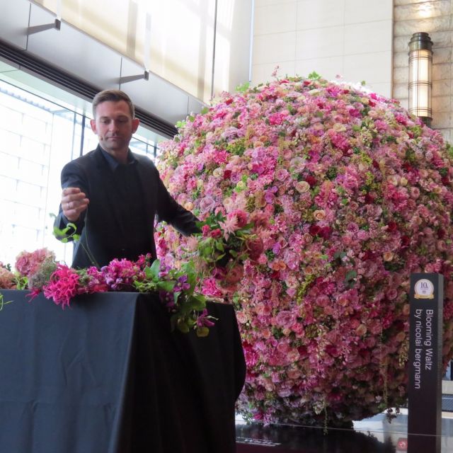 《東京》新丸ビル開業10周年　花をテーマにしたイベントなどを開催