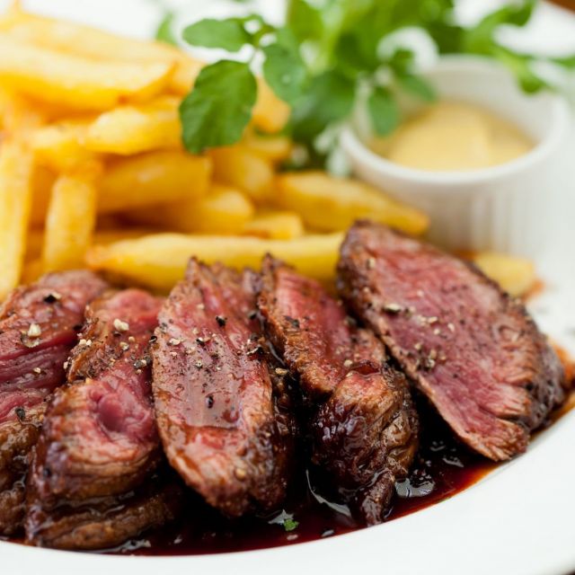 《松陰神社前》「肉ビストロ」でフランスの国民食を知る