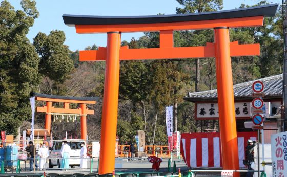 《京都》上賀茂神社に新しい鳥居がお目見え