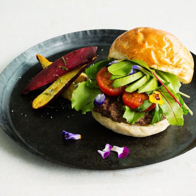 ≪表参道≫グルメでヘルシーなオーガニックメニューを提供する「ELLE cafe Aoyama」がオープン