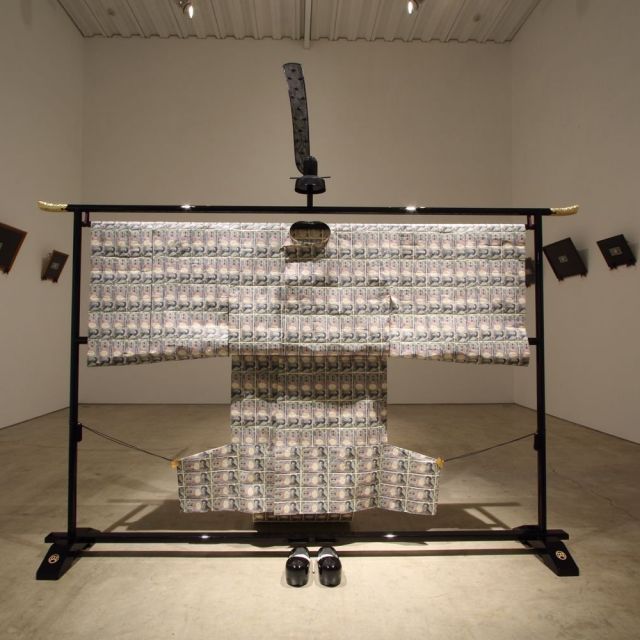 《市ヶ谷》米谷健＋ジュリア「はだかの王様」展　〝お金〟の変容をじっくり見つめてみよう！