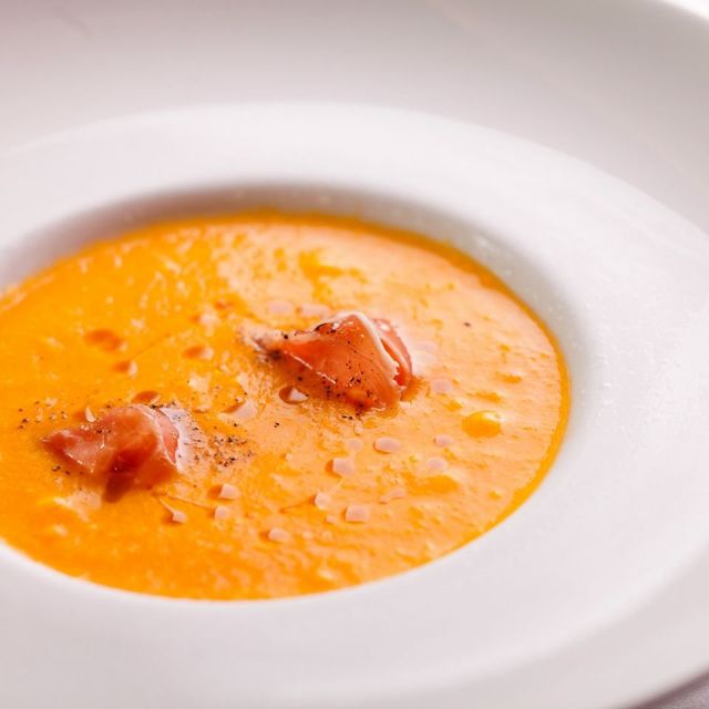 《麻布十番》心地よく冷えたメロンのポタージュ　暑い夜の至福