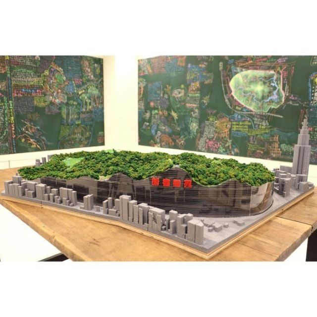 《表参道》「会田誠展」　社会の閉塞感ぶち破れ！　アーティストの誇大妄想的な言葉とイメージで