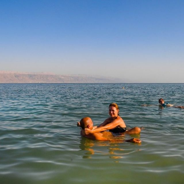 プカプカと浮かべる塩湖、死海と〝ユダヤ民族結束〟象徴の地、マサダ要塞