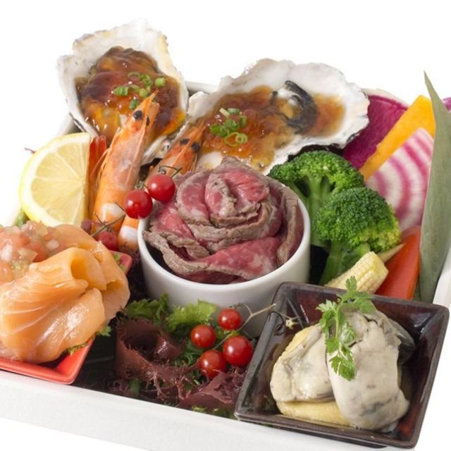 《新宿など》年末年始にカキ！オイスターバーの限定洋風おせちはいかが？