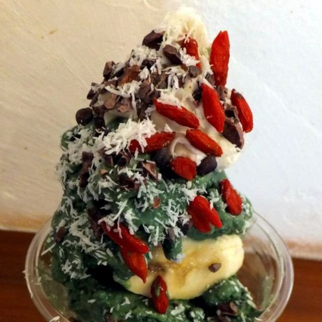 《表参道など》スーパーフードてんこ盛り！TrueberryのXmasパフェがすごい