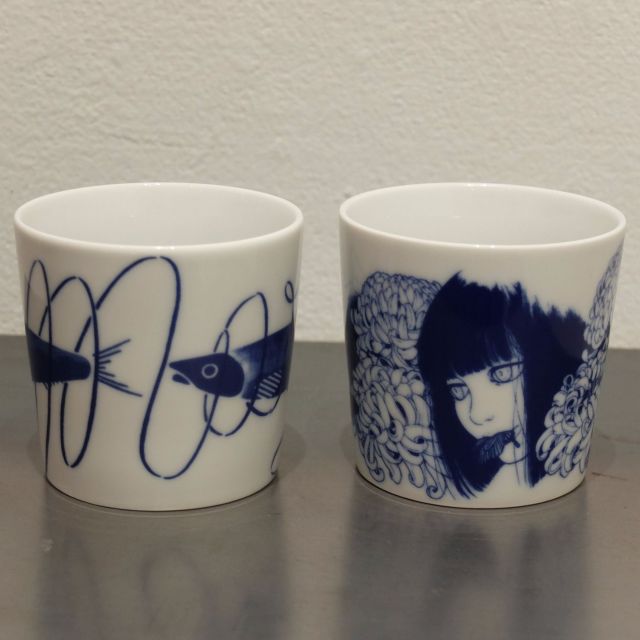 《銀座》170人のクリエイターがデザインした熊本天草陶石の藍色カップ展示・販売会