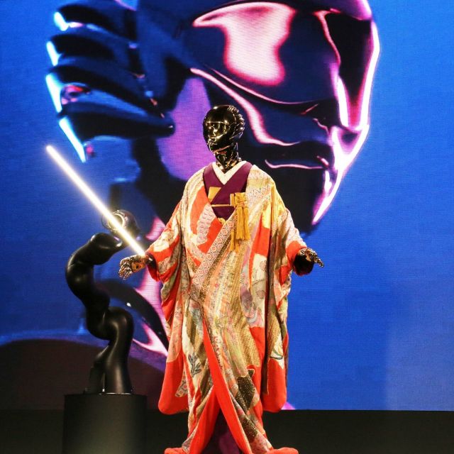 《京都》豪華な着物をまとった人型ロボットが舞うエキシビション「KIMONO ROBOTO」