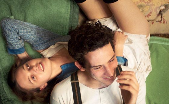 刹那的に交わった二つの世界が昇華され、物語が誕生する《映画でぶらぶら》