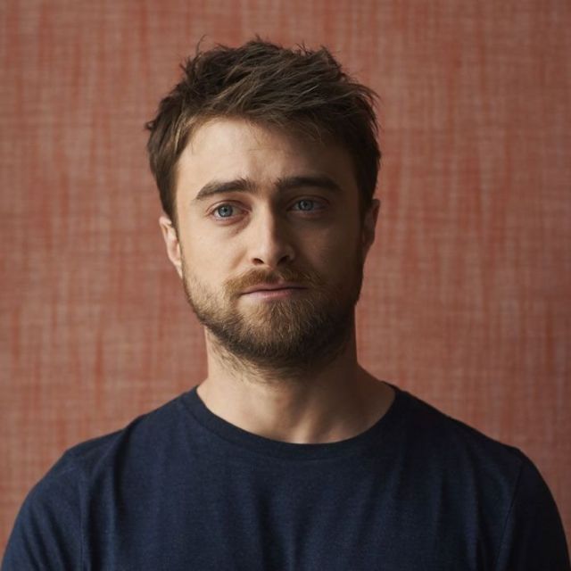 ラドクリフ「スイス・アーミー・マン」　奇想天外な死体役を熱演