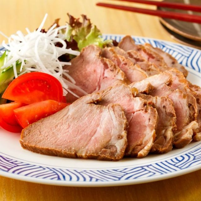 ちょっとの調味料であっという間に〝しみうま無限〟レシピ～ゆで豚肉の旨みしょうゆ漬け