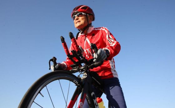 世界最高齢のトライアスロン選手 稲田弘選手の世界記録挑戦を応援しよう！