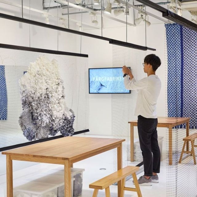 《有楽町》スウェーデンのアーティストと「雲」をテーマにした巨大なラグ作り　「Handscape」展、開催中