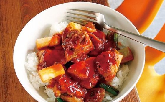 《めしうまナイト》ピリ辛ウマシ！「レッチリチキン丼」