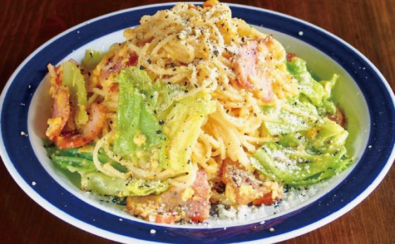 《めしうまナイト》ベーコンとキャベツのたまごスパゲティ