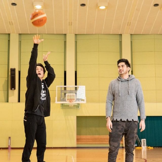 横浜ビー・コルセアーズ 湊谷安玲久司朱（みなとや あれくしす）《浅利陽介とコートの外で。》③