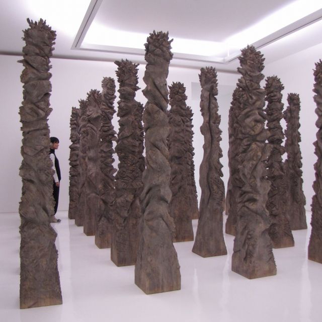 《六本木》ビルの中に創られた&ldquo;彫刻の森&rdquo;　六本木で戸谷成雄の個展