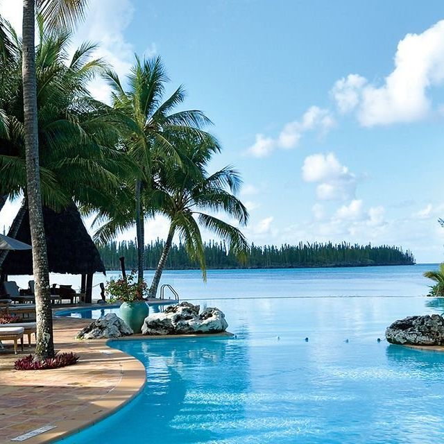 Ile Des Pins［イル・デ・パン］白砂ビーチと エメラルドグリーンの海は 究極のコントラスト