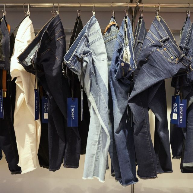 金曜日はデニムがパートナー、Gapの発信する新たなワークスタイル