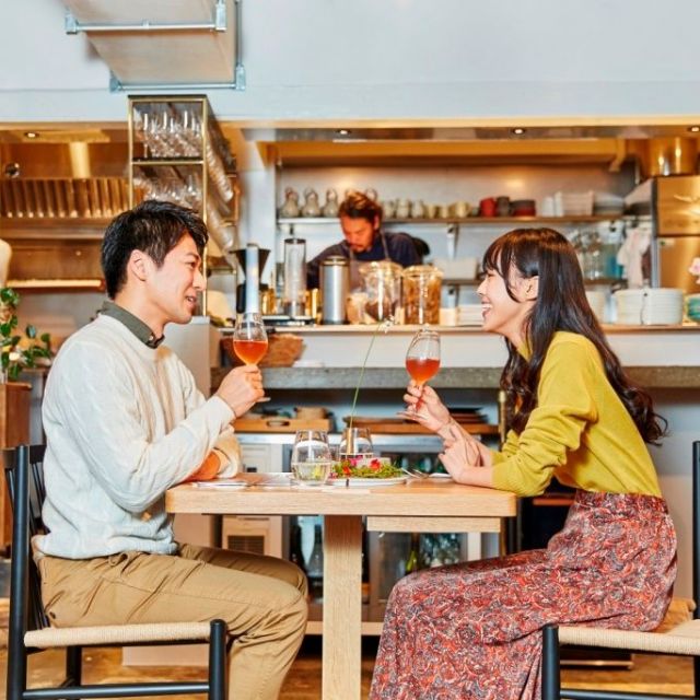 《代々木上原》夫婦が心地よく向き合うレストラン「TABLE898」オープン　会話に最適な距離で2人の時間を演出