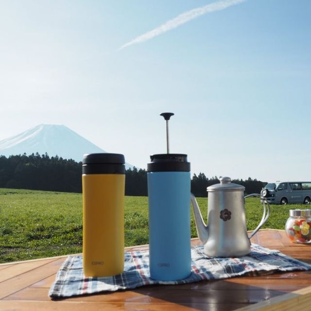 アウトドアで手軽に本格コーヒーを　持ち運びで味わうフレンチプレス