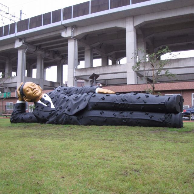 さいたまトリエンナーレ2016　ビジネスマンよ「もっと休んでほしい」