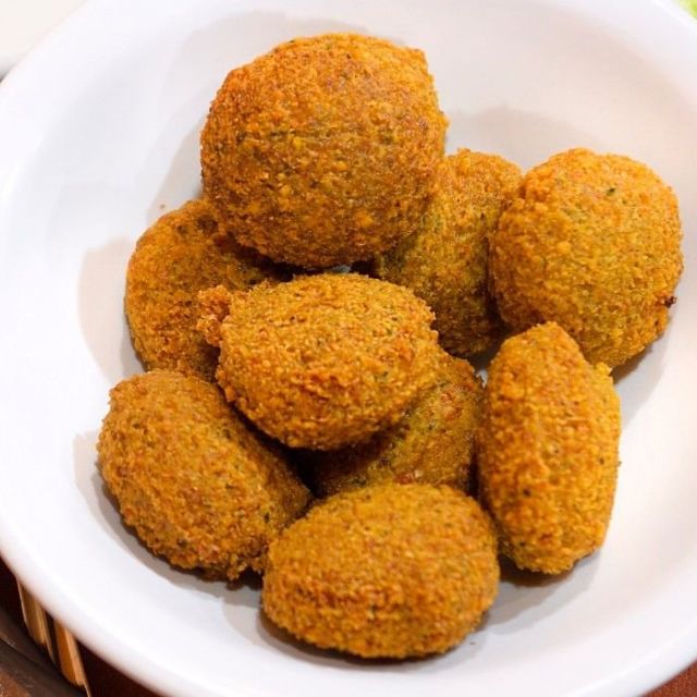 世界中から持ち込まれたグルメの宝庫！　新鮮な素材をふんだんに使ったヘルシー料理も魅力