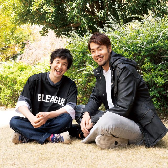 栃木ブレックス 竹内公輔《浅利陽介とコートの外で。》