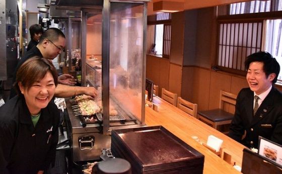 《粋な日本橋の意気なガイド》①鶏料理「江戸路」　老舗の味を受け継ぐ、こだわりの焼鳥　