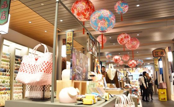 《日本橋》コレド室町テラス開業　台湾発のセレクトショップ「誠品生活」が日本初出店　伝統の街にオリエンタルな空間を創出　