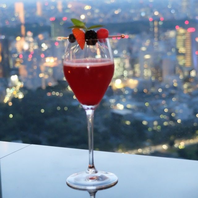 《六本木》週末のくつろぎに、友人や恋人とベリーのカクテルはいかが