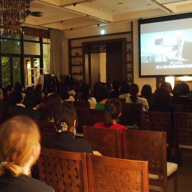 《表参道など》華やかな結婚式場で、グラス片手にショートフィルムを楽しもう