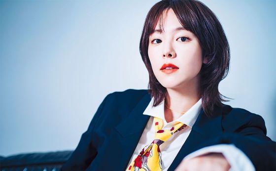 唐田えりか《プロフェッショナルの肖像「PRO-FILE」》　