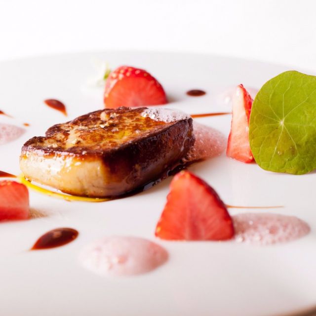 《赤坂》古くて新しいフランス料理を、バリアーフリーな空間で