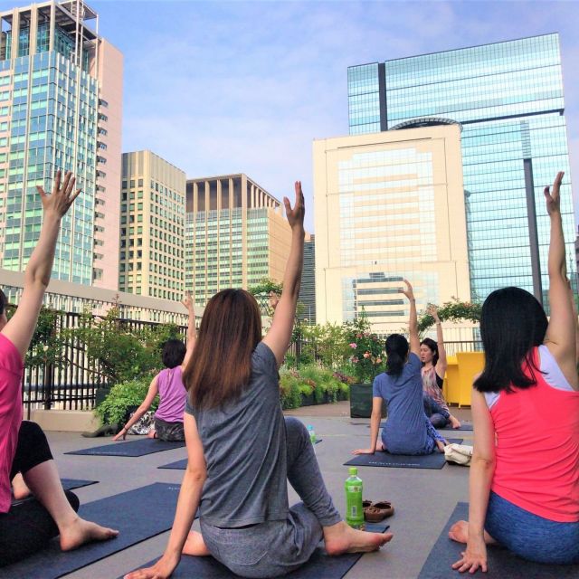 《大手町》都心の風を感じながら、ヨガで始まる１日　屋上テラスで体験講座