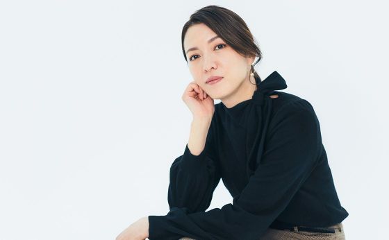 安蘭けい《プロフェッショナルの肖像「PRO-FILE」》