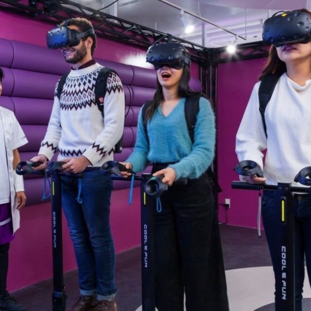 《渋谷》VRゲームと本格的な飲食が楽しめるカフェバー誕生