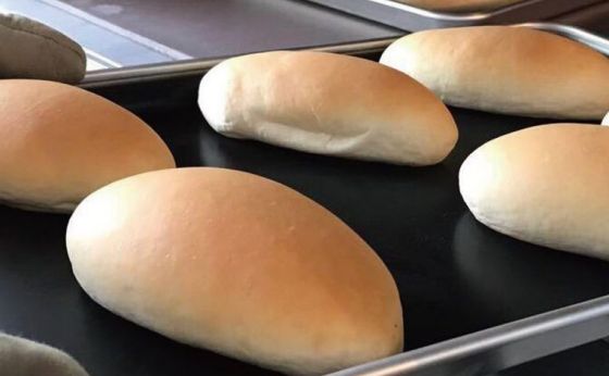 ふわふわもちもち　専門店で味わうコッペパン