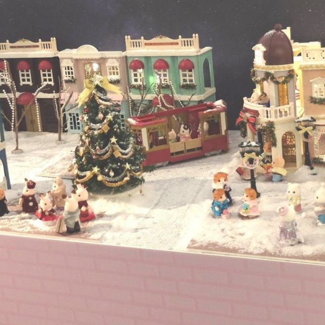 《元町・中華街》なつかしくて新しい！　シルバニアファミリーとドールハウス展、21日(火)に開幕