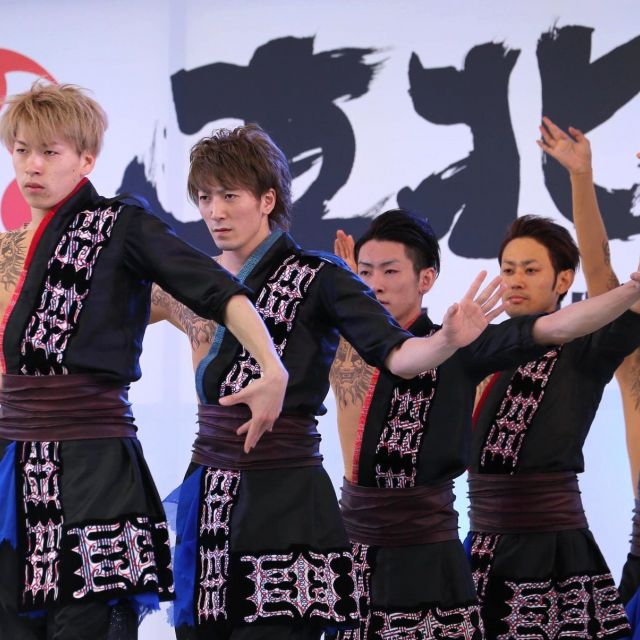 「ＢＬＵＥ　ＴＯＫＹＯ」が復興願いダンス