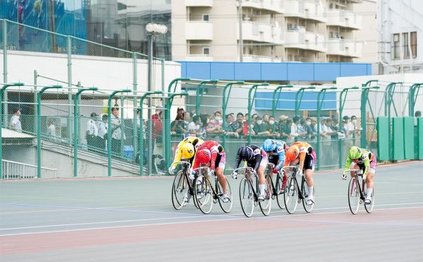 metro253_girls_keirin_3.jpg
