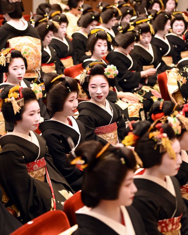 京都の花街で「始業式」⑧.jpg